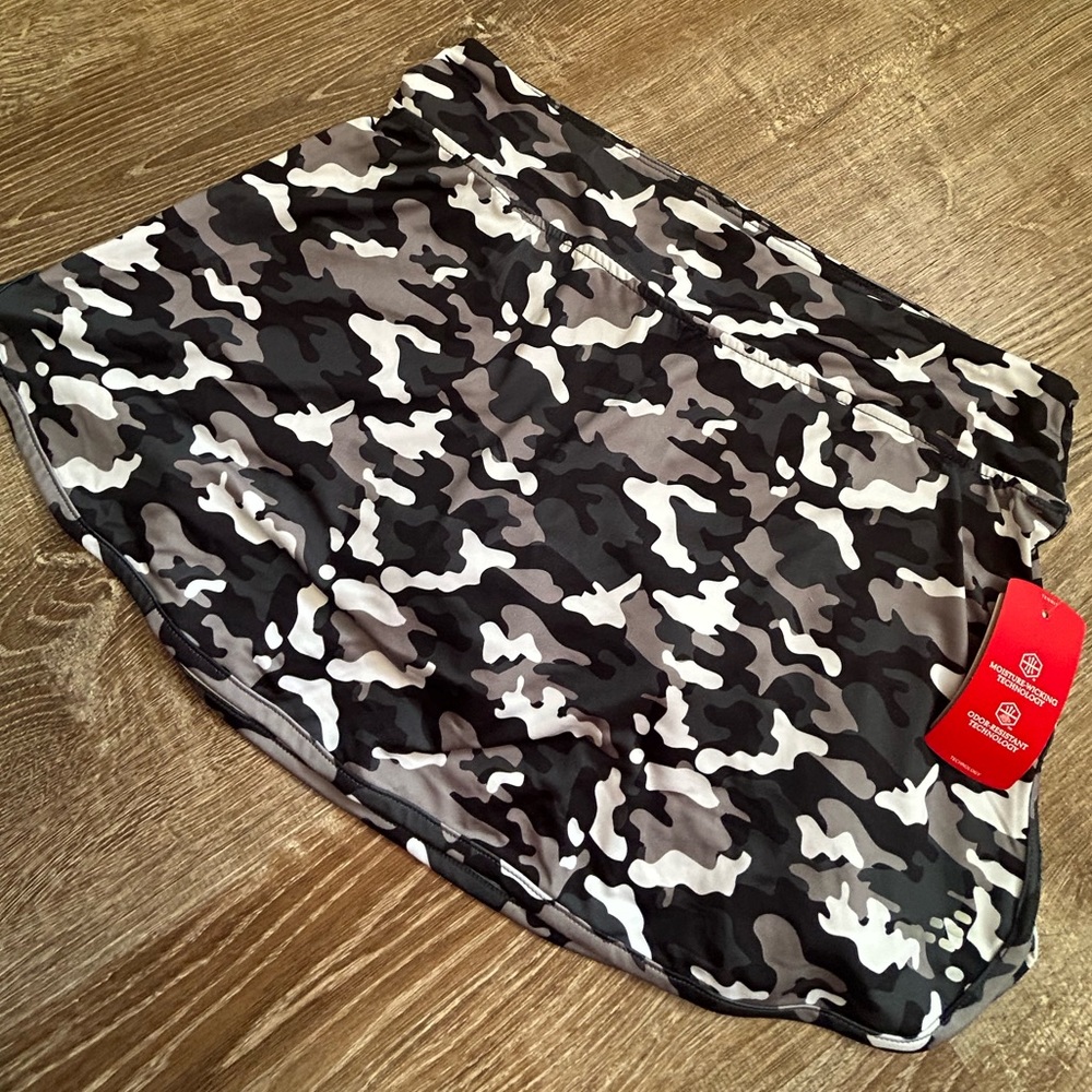 NWT Women’s Skort